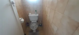 Charming Essenwood Retreat: Intimate Living Awaits You!