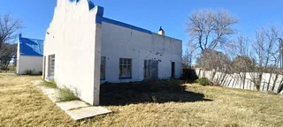 CATTLE AND SHEEPFARM. STRONG WATER.GOOD INFRASTRUCTURE.