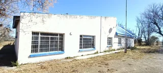 CATTLE AND SHEEPFARM. STRONG WATER.GOOD INFRASTRUCTURE.