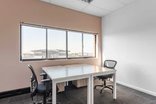 Find a professional address for your business in Regus Victoria Country Club.