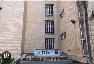 Beautiful 2,5-bedroom Flat In Sunnyside, Pretoria. Ideal For Family Or Sharing