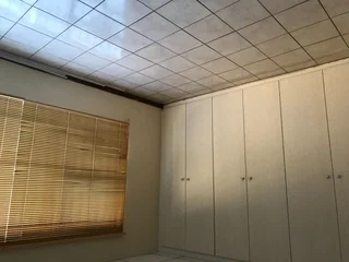 Lovely 3-Bedroom And 2-Bathroom  Apartment In Phase 3, Diepkloof  Extention