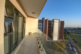 Modern 2 Bed | 2 Bath | 2 Parking – Madison Living at Its Best!