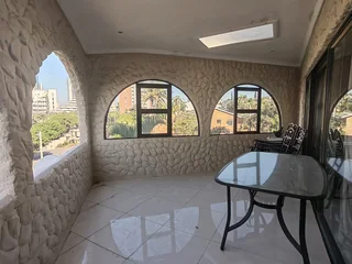 Effortless Elegance | 3 Bed, 2 Bath Luxury Living