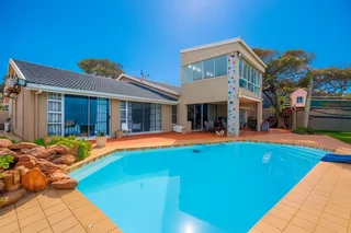 ON THE BEACHFRONT | ULTRA-RARE UMHLANGA ROCKS OPPORTUNITY