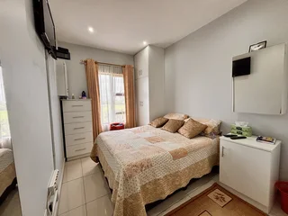 Stunning 2-Bedroom, 2-Bathroom Apartment at Le Boulevard, Umhlanga