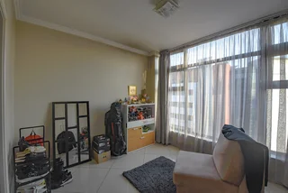 Modern 2 Bed | 2 Bath | 2 Parking – Madison Living at Its Best!