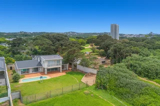 ON THE BEACHFRONT | ULTRA-RARE UMHLANGA ROCKS OPPORTUNITY