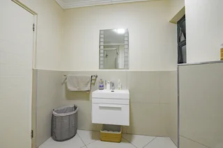 Modern 2 Bed | 2 Bath | 2 Parking – Madison Living at Its Best!