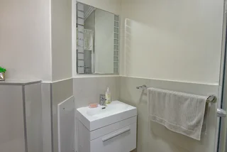 Modern 2 Bed | 2 Bath | 2 Parking – Madison Living at Its Best!