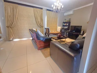 Charming 3-Bedroom Townhouse for Sale in Edgemount Estate