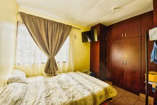 Spacious 5 Bedroom Home For Sale in Sunford