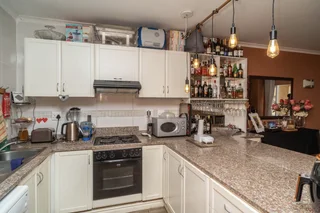 2 Bedroom Apartment Available for Sale in Umhlanga Ridge.