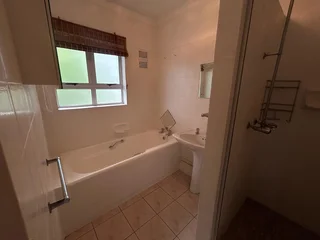 Prime 3 Bedroom Apartment by the Coast