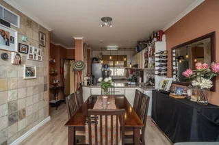 2 Bedroom Apartment Available for Sale in Umhlanga Ridge.