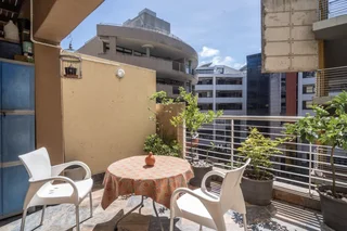 2 Bedroom Apartment Available for Sale in Umhlanga Ridge.