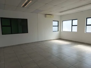 Warehouse Available to Let in Brairdene