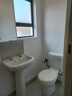 Warehouse Available to Let in Brairdene