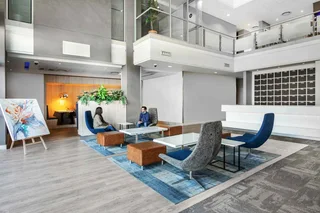 Tailor-made dream offices for 3 persons in Spaces Design Quarter.