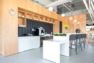 Tailor-made dream offices for 3 persons in Spaces Design Quarter.