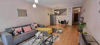 EXQUISITE RENOVATED UNIT!