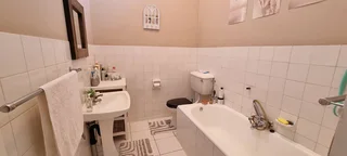 EXQUISITE RENOVATED UNIT!