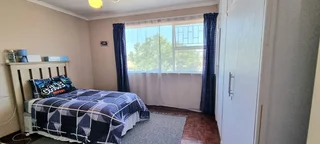 EXQUISITE RENOVATED UNIT!