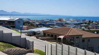 Duet House For Sale in Mossel Bay