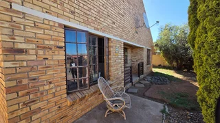 Neat Facebrick Family Home – Well Located &amp; Move-In Ready