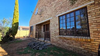 Neat Facebrick Family Home – Well Located &amp; Move-In Ready