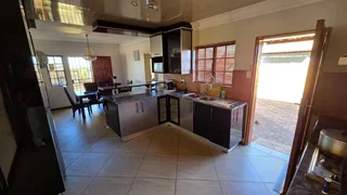 Neat Facebrick Family Home – Well Located &amp; Move-In Ready