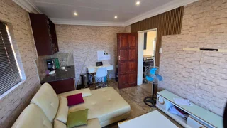 Neat Facebrick Family Home – Well Located &amp; Move-In Ready