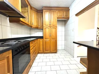 Charming 3-Bedroom Home in Secure Musgrave Complex – Prime Location!