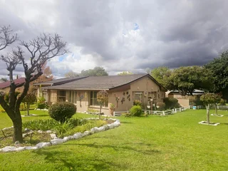 &#34;Suburban Bliss: 3-bedroom home, Prime Location!&#34;