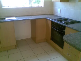 Secure 2-bedroom And 1-bathroom Apartment In Thomas Street, Meredale