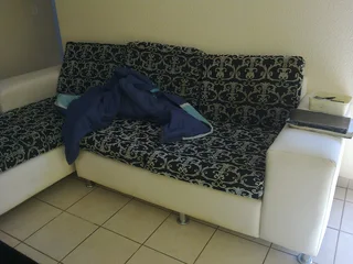 Secure 2-bedroom And 1-bathroom Apartment In Thomas Street, Meredale