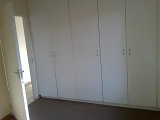 Secure 2-bedroom And 1-bathroom Apartment In Thomas Street, Meredale