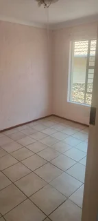 Secure 3-Bedroom And 3-Bathroom Cluster In Buccleuch