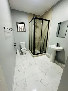 Modern, new secured unit to let