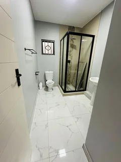 Modern, new secured unit to let