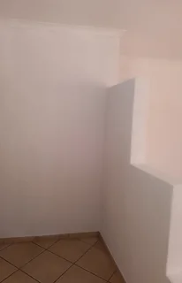 Convenient 3-bedroom And 1-bathroom House In Parow