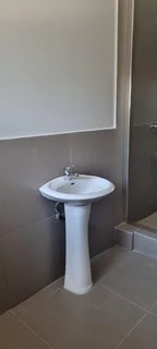 Freestanding 3 bed house to let