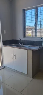 Freestanding 3 bed house to let