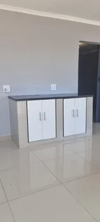 Freestanding 3 bed house to let