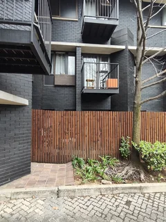 Secure Bachelor Apartment In Johnson Road, Bedfordview