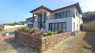 Grand modern home with uniterupted sea views in Coral Beach Estate