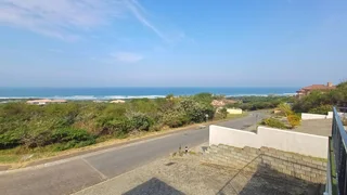 Grand modern home with uniterupted sea views in Coral Beach Estate