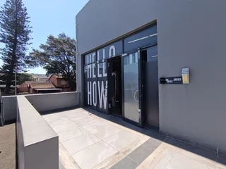 Versatile 100m² Office or Retail Space with M4 Exposure – Durban North