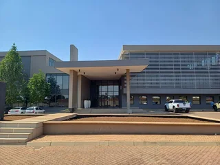 266 sqm office to let - Highveld Centurion