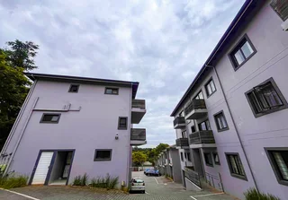 Cosy 2-Bed, 2-Bath Pet Friendly Apartment in Durban North